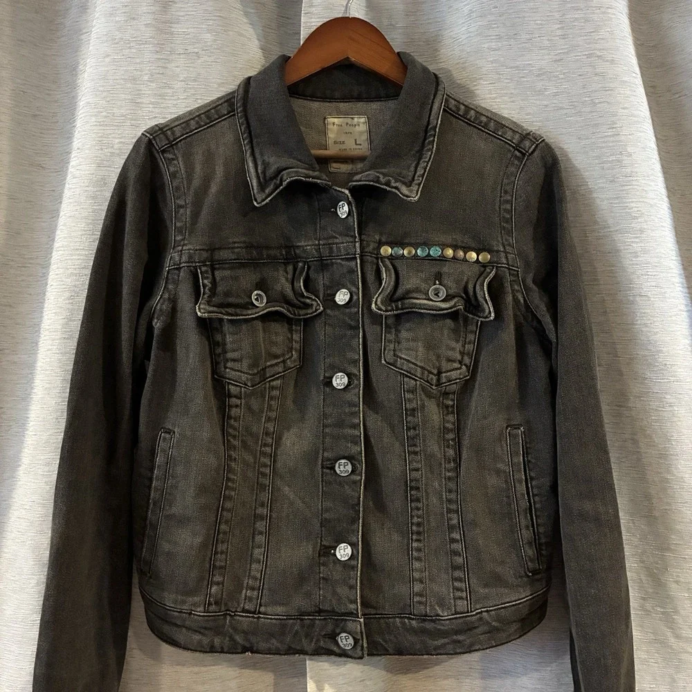 Free People Heart Studded Washed Blue Denim Crop Jacket Size Large - Picture 4 of 6